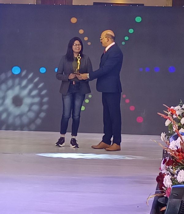 filter: 0; fileterIntensity: 0.0; filterMask: 0; captureOrientation: 90; module: video; 
hw-remosaic: false; 
touch: (-1.0, -1.0); 
modeInfo: Beauty ; 
sceneMode: 0; 
cct_value: 0; 
AI_Scene: (-1, -1); 
aec_lux: 210.0; 
aec_lux_index: 0; 
hist255: 0.0; 
hist252~255: 0.0; 
hist0~15: 0.0; 
albedo:  ; 
confidence:  ; 
motionLevel: 0; 
weatherinfo: null; 
temperature: 29;